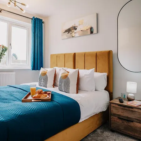 Homely, Close By, Fast Wifi Contractors Family, Garden Birmingham