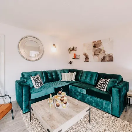 Homely, Close By, Fast Wifi Contractors Family, Garden Vakantiehuis