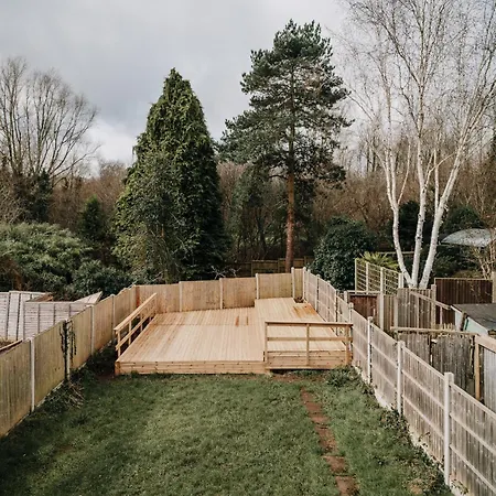 Homely, Close By, Fast Wifi Contractors Family, Garden * Birmingham